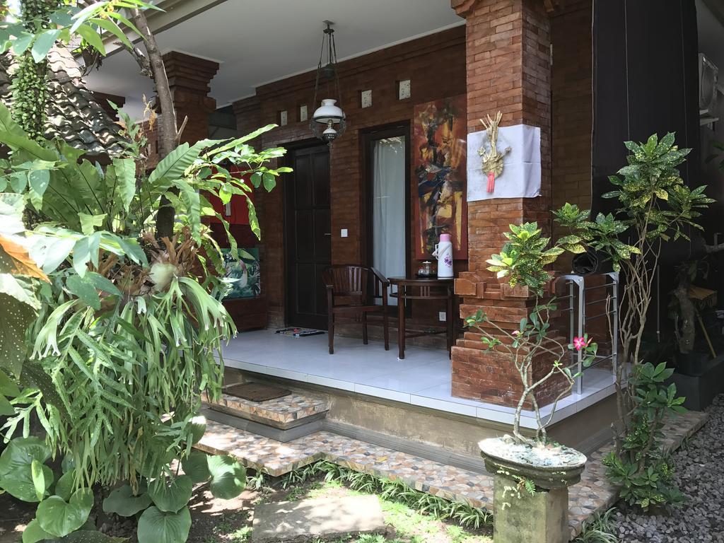 桑塔纳巴厘岛家庭住宿酒店 乌布 外观 照片